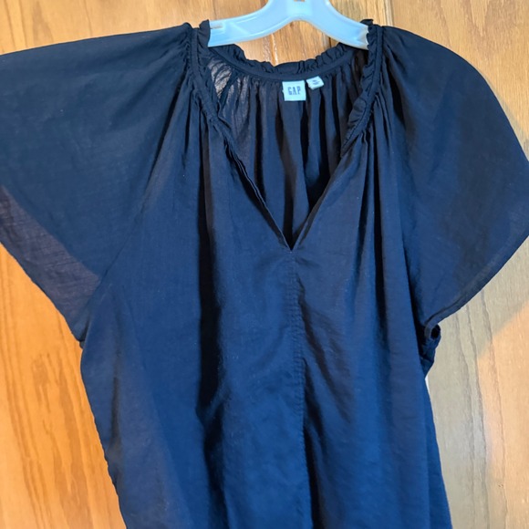 GAP Black XL V-Neck Top Ruffle Neckline Short Sleeve Blouse XL - Picture 3 of 8